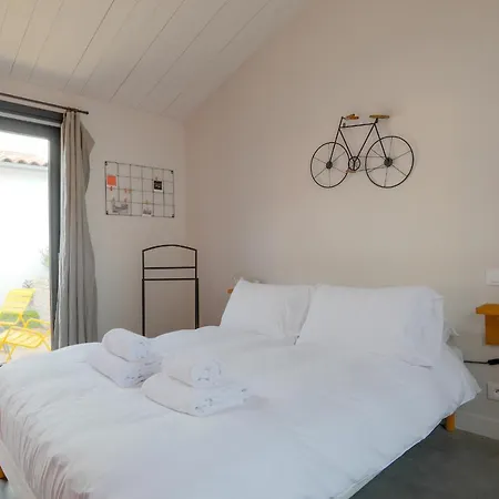 Belle Maison Pour Un Sejour A 10 Personnes Au Coeur De L'ile De Re *